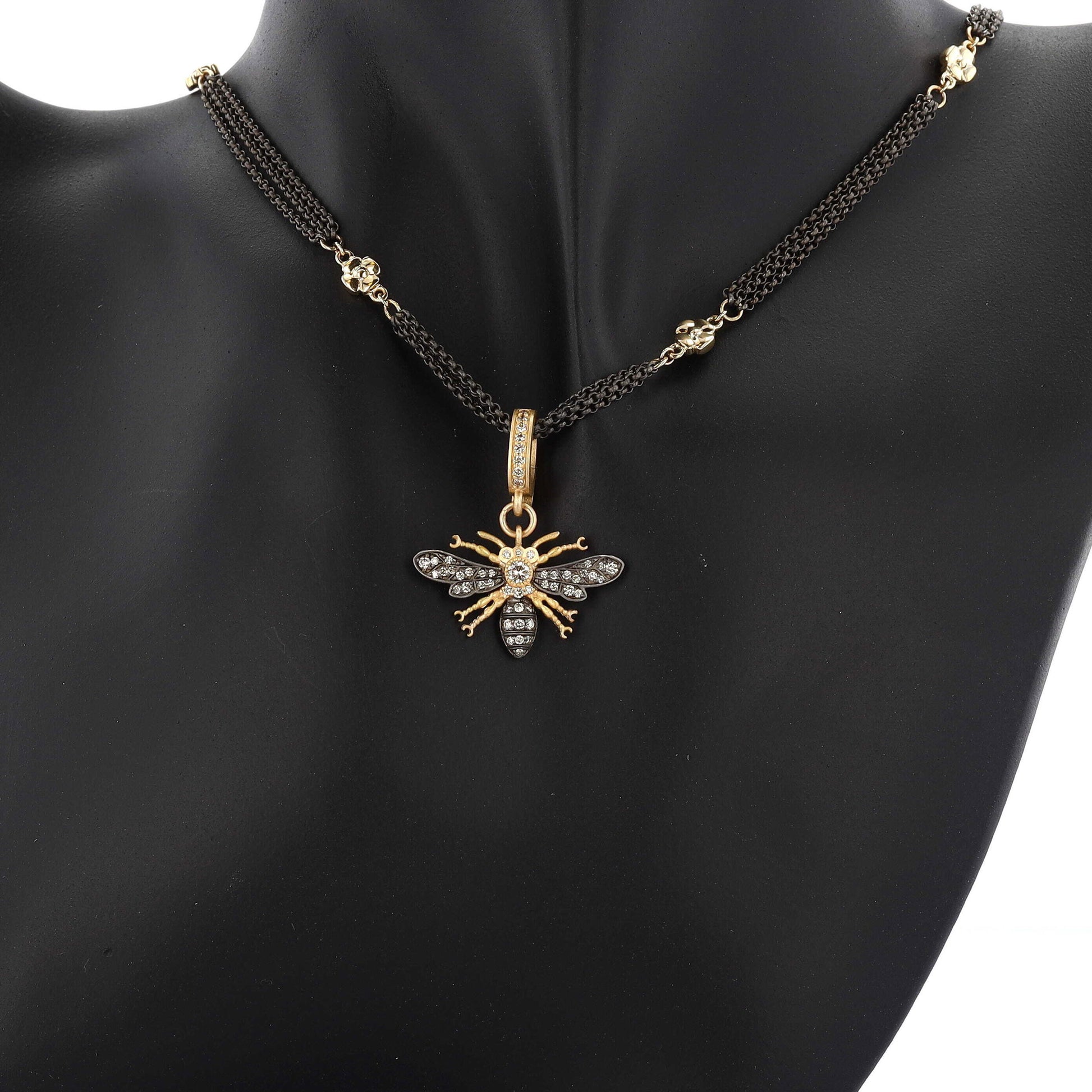 Classic Bee Pendant Black Rhodium